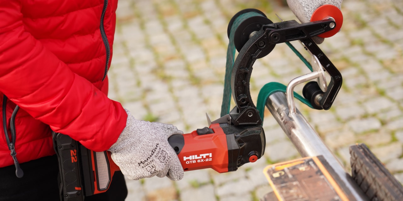 GTB 6X-22 Cordless tube belt sander