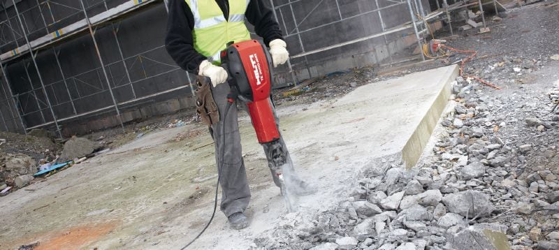 TE 3000-AVR Heavy-duty electric jackhammer Exceptionally powerful Hex 28 electric jackhammer for heavy-duty concrete floor demolition Applications 1