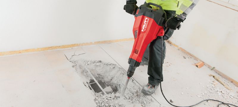TE 2000-AVR Electric jackhammer Powerful and extremely light TE-S breaker for concrete and demolition work Applications 1