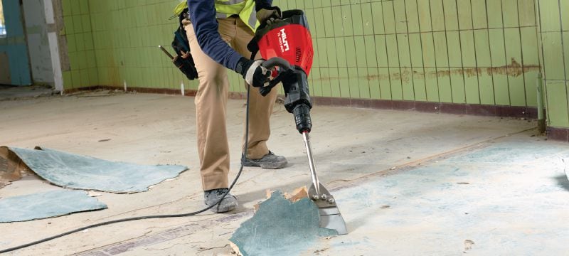 TE 1000-AVR Concrete breaker Versatile TE-S breaker for demolishing concrete floors and occasional wall chiseling Applications 1