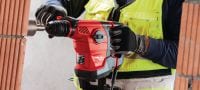 TE 30-AVR Rotary hammer Powerful SDS Plus (TE-C) rotary hammer for heavy-duty concrete drilling and corrective chiseling, with Active Vibration Reduction (AVR) Applications 3