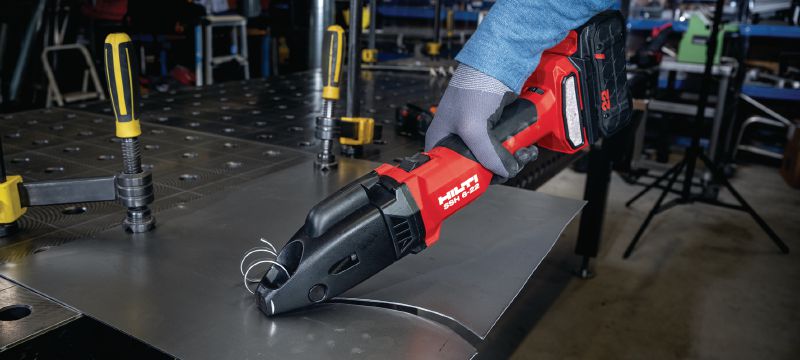 SSH 6-22 Cordless metal shears Cordless double cut shear for fast cuts in sheet metal and profiles up to 2.5 mm│12 Gauge - with Hilti SSH CS blades included (Nuron battery platform) Applications 1