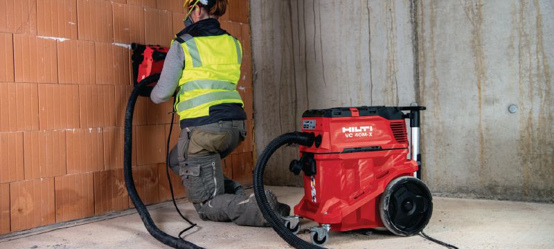 VC 40L-X L-Class dust extractor Powerful dust extractor with large container and push-bar for connection with power tools and jobsite clean ups (wet & dry), 30l tank Applications 1