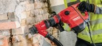 TE 500-AVR SDS-Max chipping hammer Versatile SDS Max (TE-Y) demolition hammer for light-duty chiseling in concrete and masonry, with Active Vibration Reduction (AVR) Applications 1